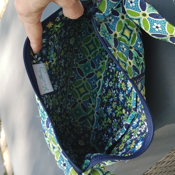 Vera Bradley Daisy Maggie quilted lime green and blue crossbody/shoulder bag - Picture 5 of 6